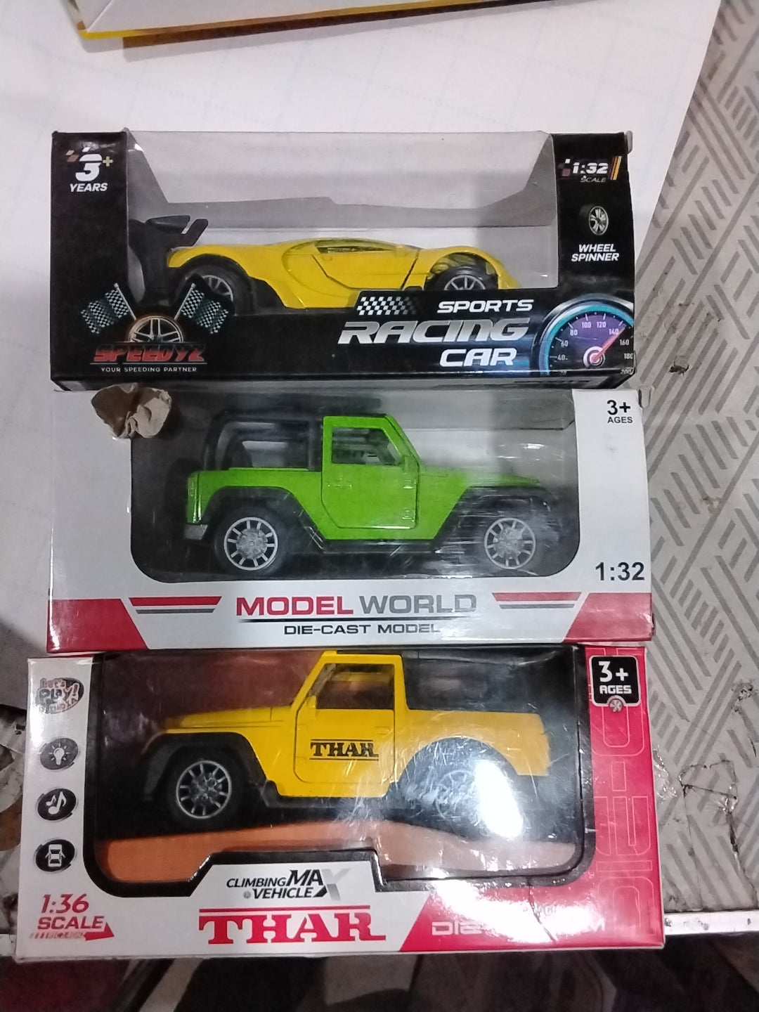 Metal small die cast car thar model world sports