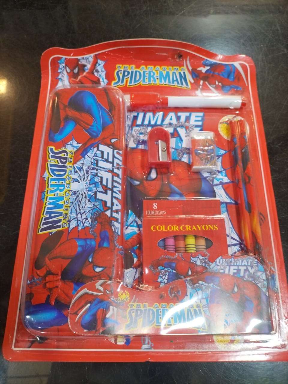 stationery with crayons new 8898