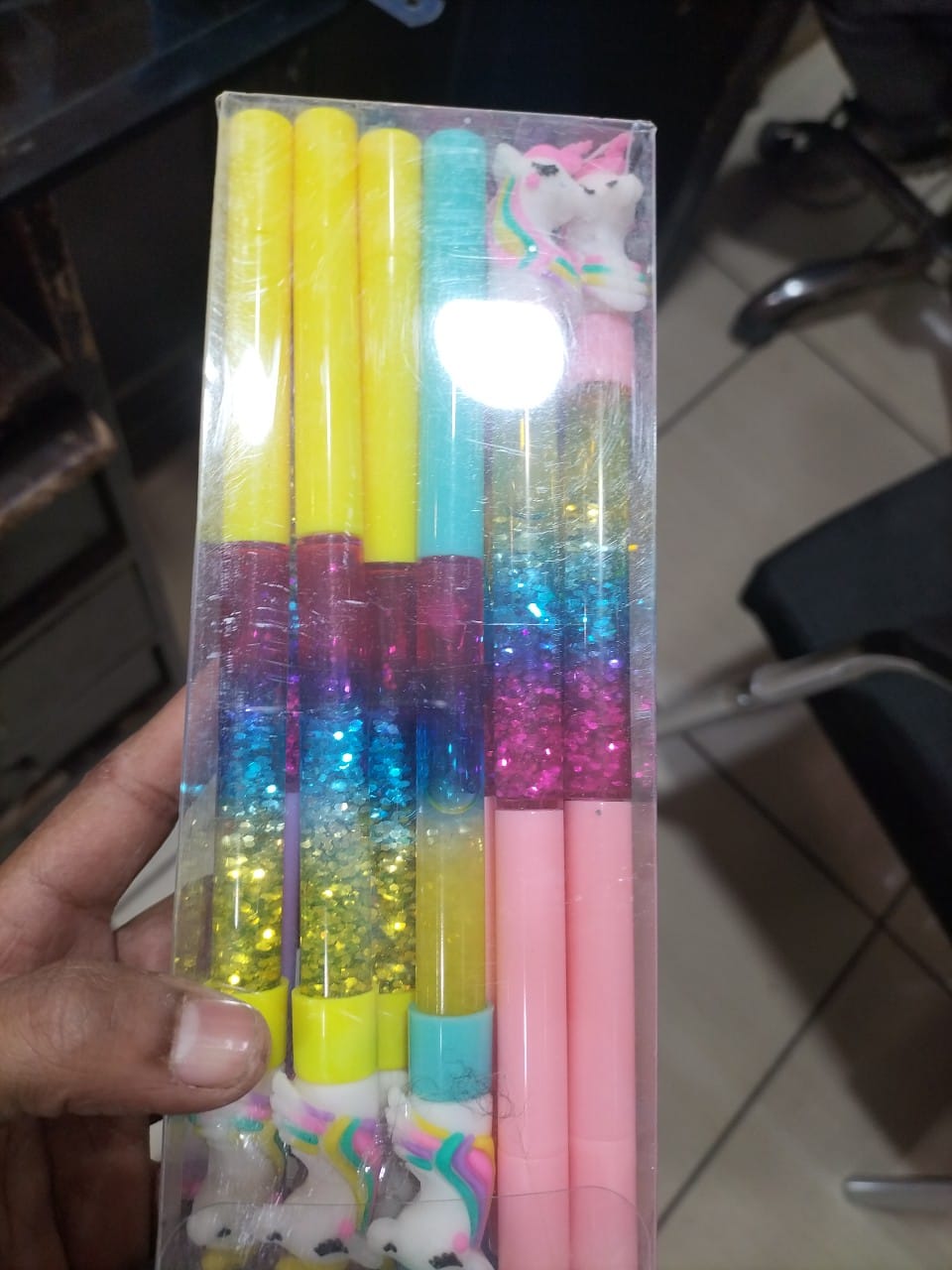 Refurbished item - glitter pen