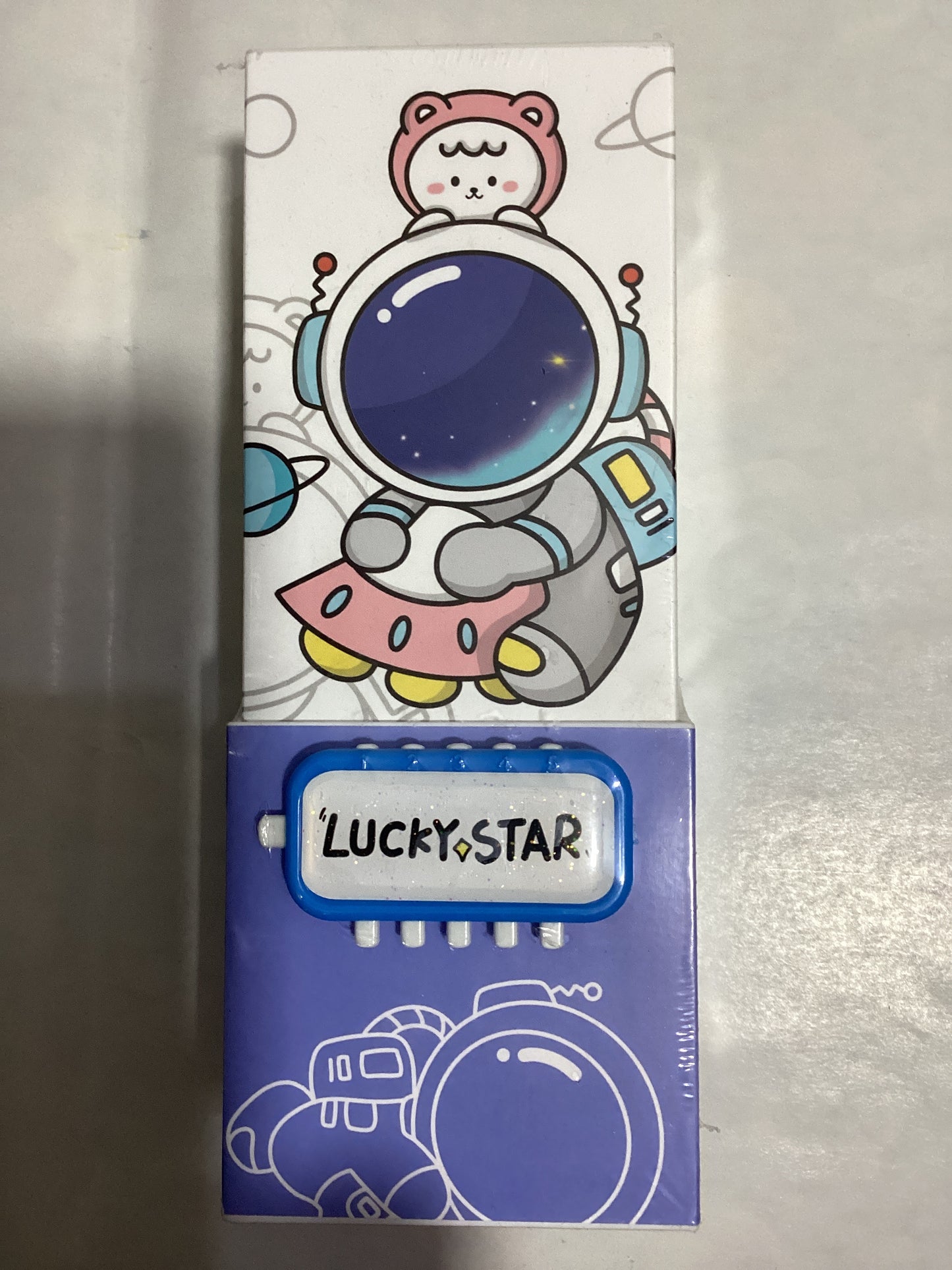 Merry Foldable Lock Pen Stand