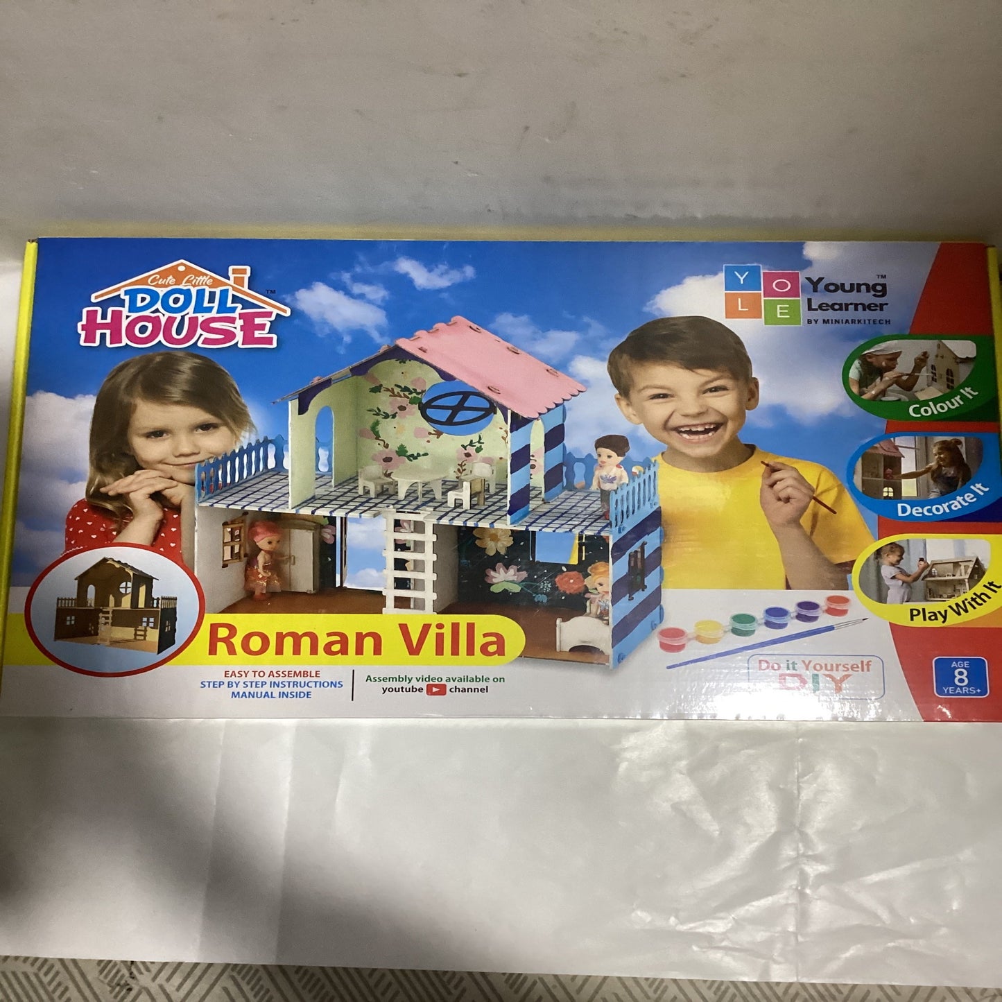 Cute Little Doll House - DIY